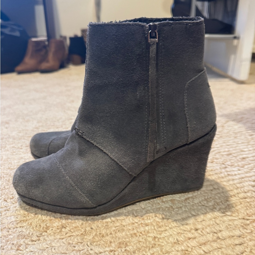 Toms Charcoal Suede Wedge Boots